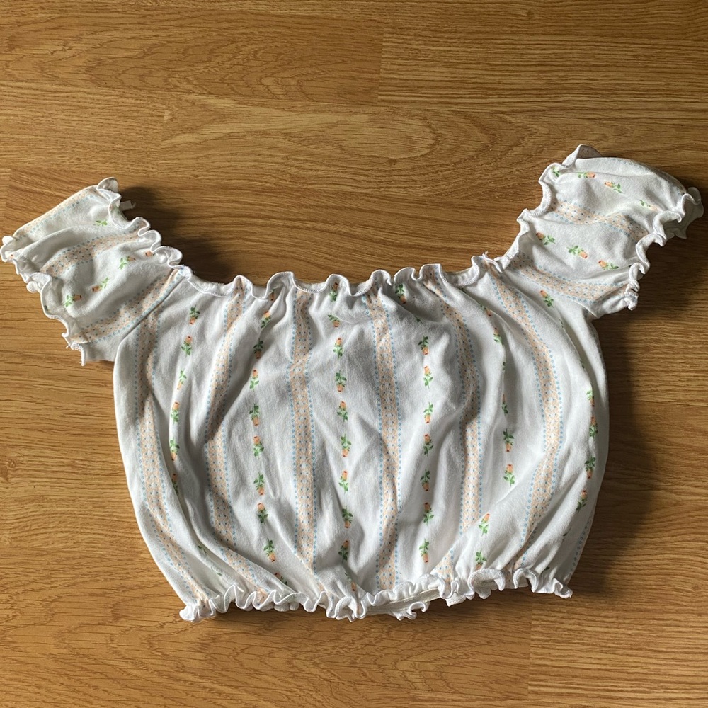 Forever 21 Off The Shoulder Floral White Crop Top